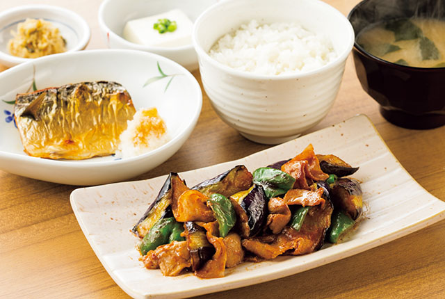 なす味噌と焼魚の定食
